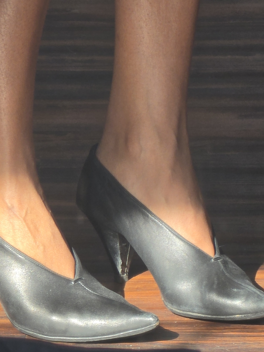 Classic Pointed Toe Women's Flats - Black - Picture 3 of 9